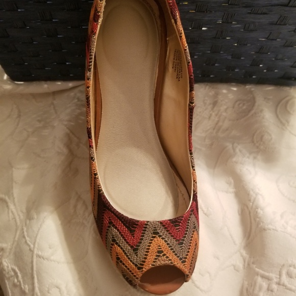 Multi-Colored Wedges - Picture 2 of 2